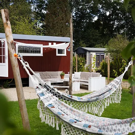 בית נופש Wegdromen Op De Veluwe In Romantische Rode Pipowagen אפ