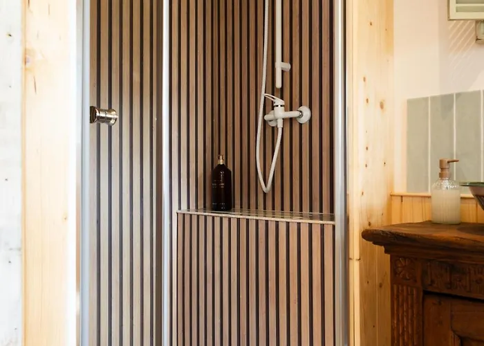 בית נופש Wegdromen Op De Veluwe In Romantische Rode Pipowagen