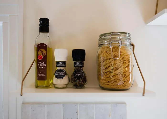 Wegdromen Op De Veluwe In Romantische Rode Pipowagen Vakantiehuis *