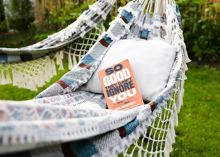 Wegdromen Op De Veluwe In Romantische Rode Pipowagen Feriehus