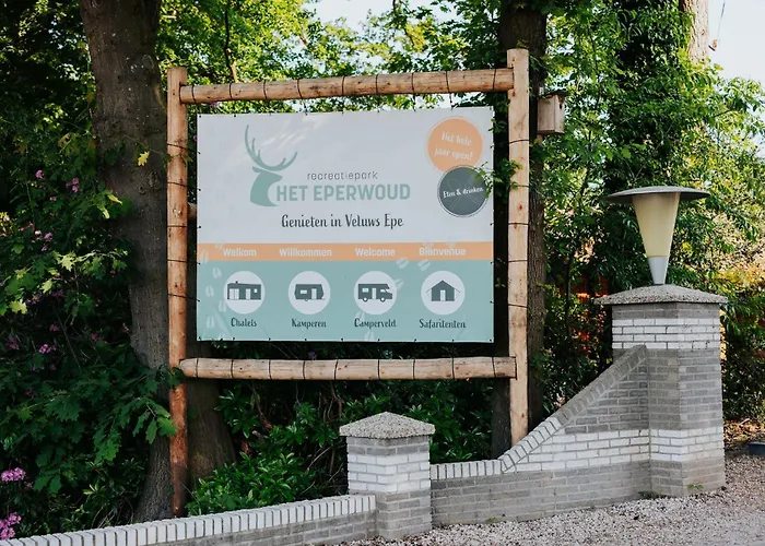 בית נופש Wegdromen Op De Veluwe In Romantische Rode Pipowagen