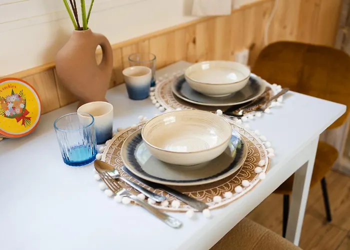 Vakantiehuis Wegdromen Op De Veluwe In Romantische Rode Pipowagen Epe